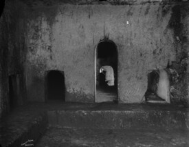 Matson - Tombs of the Kings, interior - LC-DIG-matpc-06675.jpg